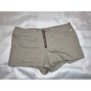 Tommy Jeans khaki shorts size 1zip in front no band 03 size 1